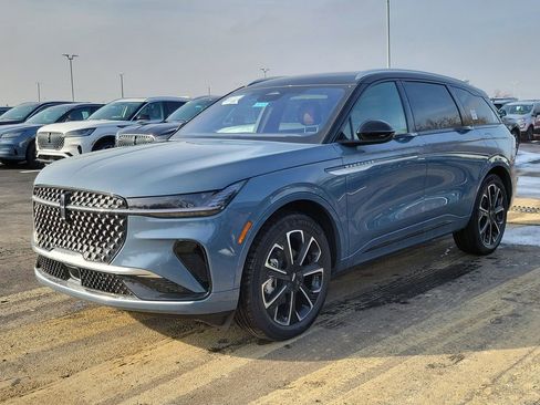 New 2026 Lincoln Nautilus Reserve image 8