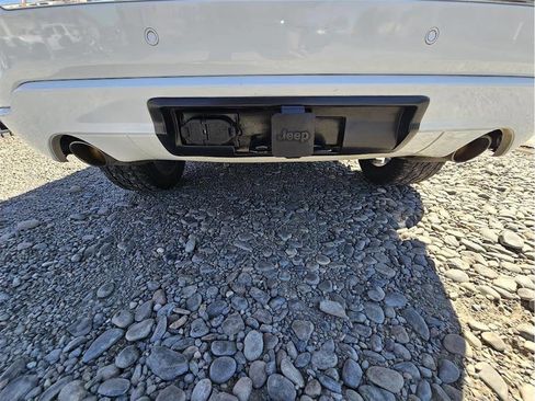 Used 2015 Jeep Grand Cherokee Overland image 37