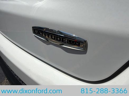 Used 2022 Jeep Compass Latitude AWD/4WD image 27