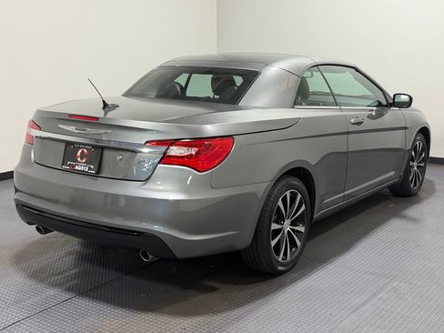 Used 2011 Chrysler 200 S FWD image 5