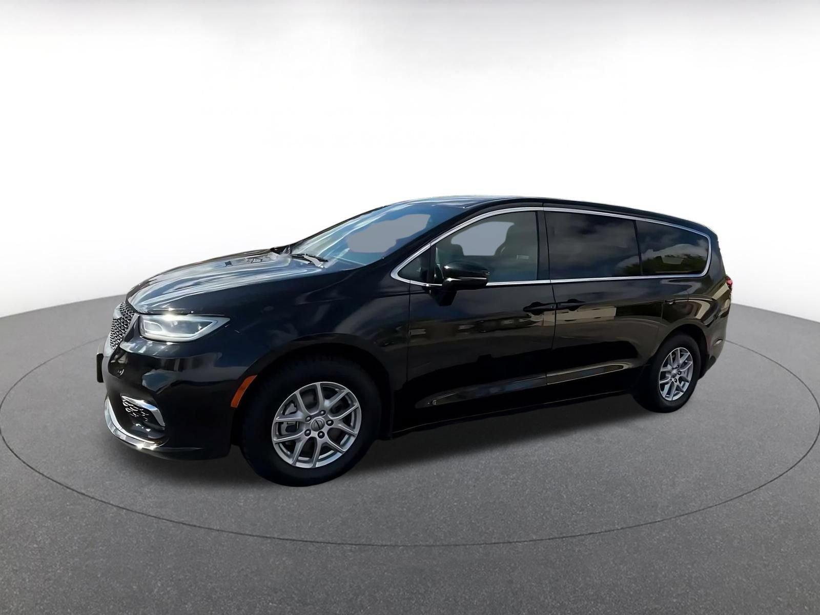 Used 2025 Chrysler Pacifica Select FWD image 7