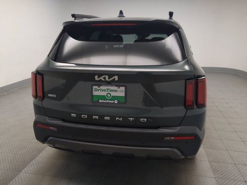 Used 2022 Kia Sorento S w/ Panoramic Sunroof Package AWD/4WD image 7