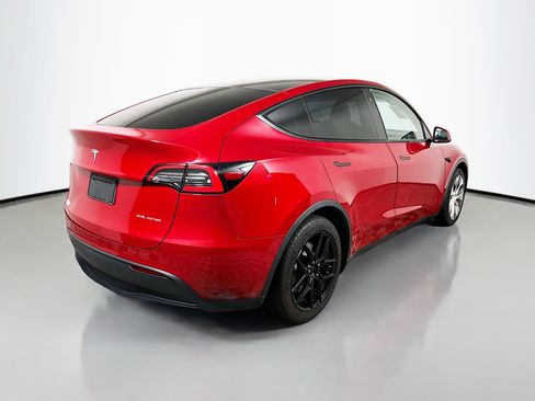 Used 2021 Tesla Model Y Long Range image 4