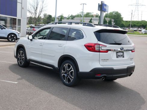 Used 2023 Subaru Ascent Limited w/ Technology Package AWD/4WD image 5