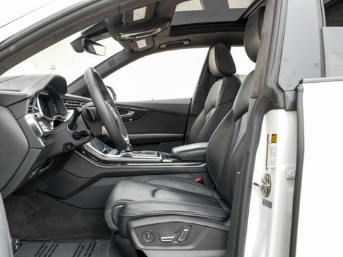 Used 2019 Audi Q8 Prestige AWD/4WD image 3