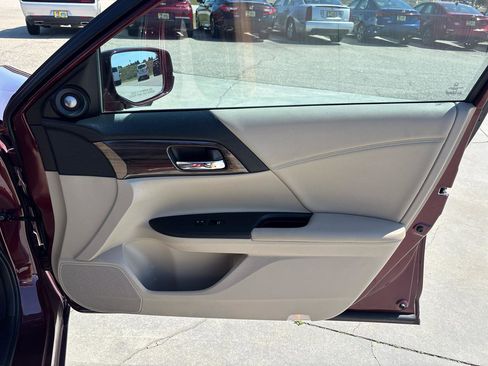 Used 2016 Honda Accord EX-L image 28