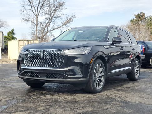 New 2026 Lincoln Aviator AWD image 2