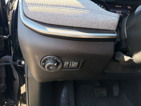 Used 2023 Jeep Compass Latitude w/ Sun and Sound Group image 33