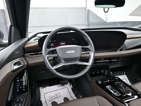 Used 2025 Audi Q6 e-tron Premium Plus w/ Premium Plus AWD/4WD image 29