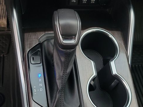 Used 2021 Toyota Highlander Platinum image 25