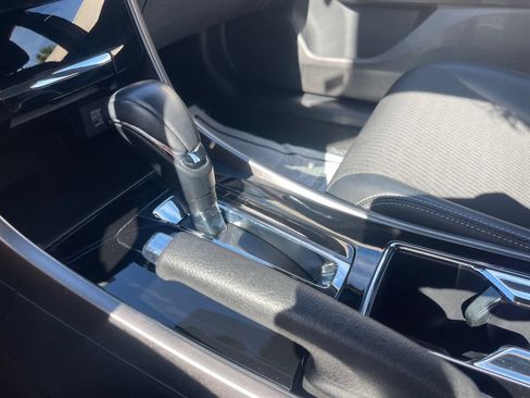 Used 2017 Honda Accord Sport image 16