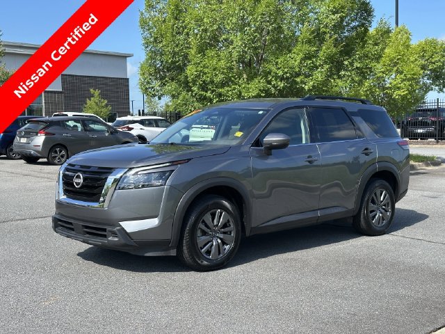 Certified 2025 Nissan Pathfinder SV FWD image 3