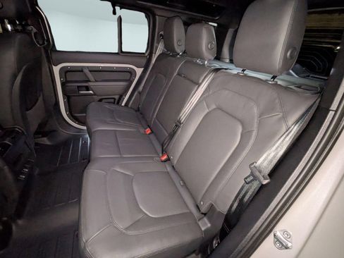 New 2026 Land Rover Defender 110 X-Dynamic SE AWD/4WD image 24
