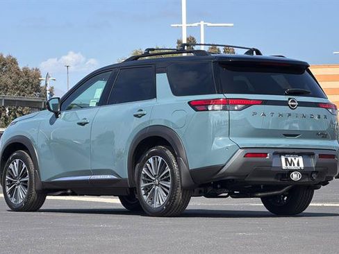 New 2026 Nissan Pathfinder Platinum w/ Cargo Package AWD/4WD image 6