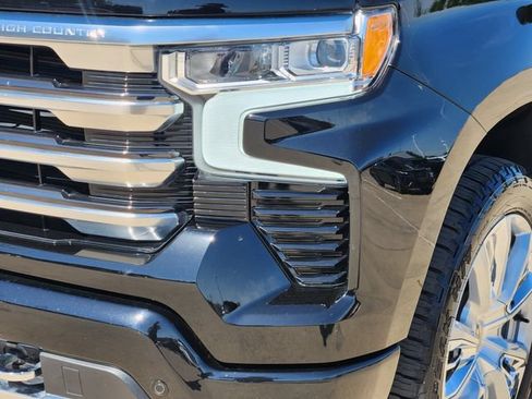 Used 2024 Chevrolet Silverado 1500 High Country w/ High Country Premium Package AWD/4WD image 17