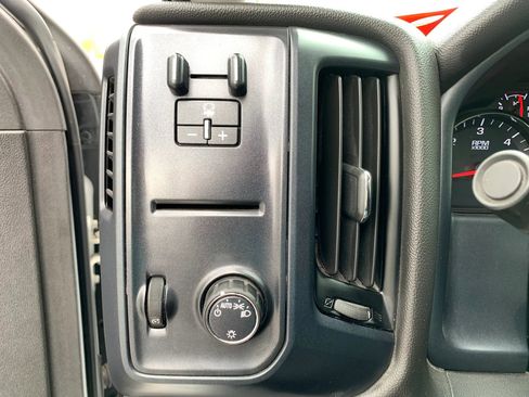 Used 2019 Chevrolet Silverado 2500 W/T image 17