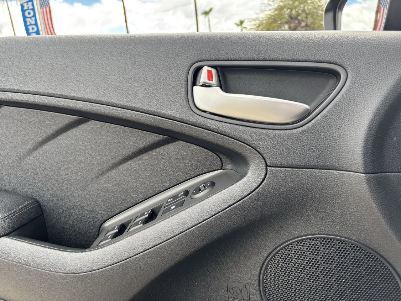 Used 2017 Kia Forte LX FWD image 19