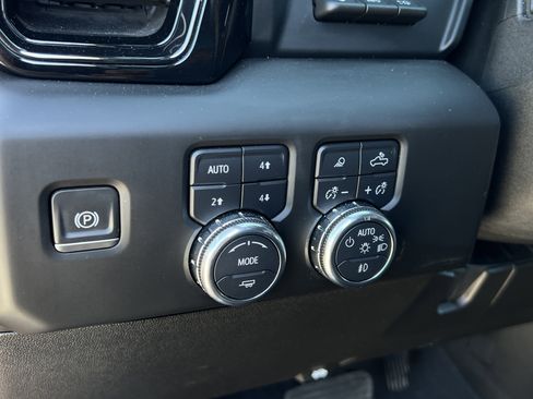 Used 2024 GMC Sierra 2500 AT4 w/ AT4 Premium Plus Package image 22