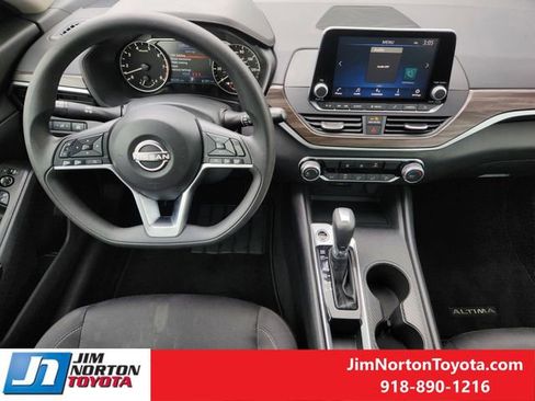 Used 2025 Nissan Altima 2.5 SV image 26