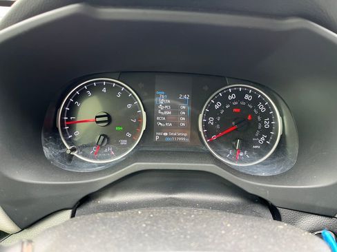 Used 2019 Toyota RAV4 XLE image 8