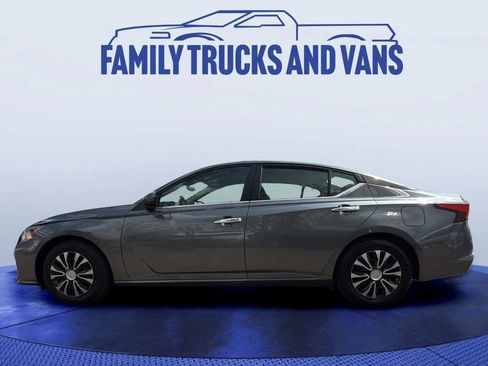 Used 2023 Nissan Altima 2.5 S FWD image 2