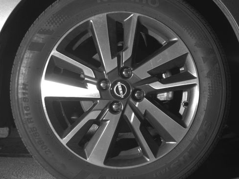 Used 2025 Nissan Versa SV FWD image 13