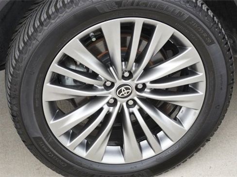 Used 2020 Toyota Highlander Platinum image 11