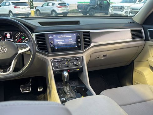Used 2021 Volkswagen Atlas SE w/ Panoramic Sunroof Package image 10