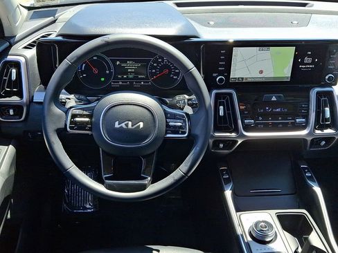 Certified 2023 Kia Sorento EX AWD/4WD image 12