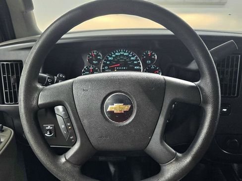 Used 2018 Chevrolet Express 2500 w/ Enhanced Convenience Package RWD image 24