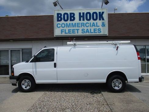 Used 2021 Chevrolet Express 2500 Extended w/ Driver Convenience Package RWD image 32