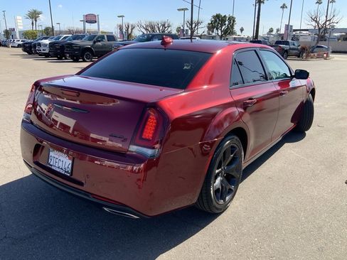 Certified 2022 Chrysler 300 S image 7