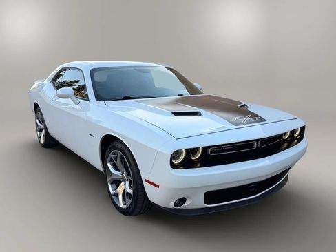 Used 2015 Dodge Challenger R/T Plus RWD image 3