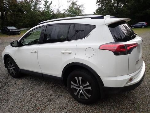 Used 2017 Toyota RAV4 LE w/ Carpet Mat Package AWD/4WD image 5