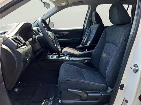Used 2017 Honda Pilot LX image 11