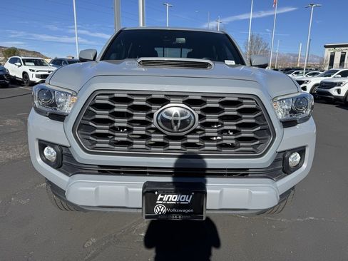 Used 2021 Toyota Tacoma TRD Sport image 2