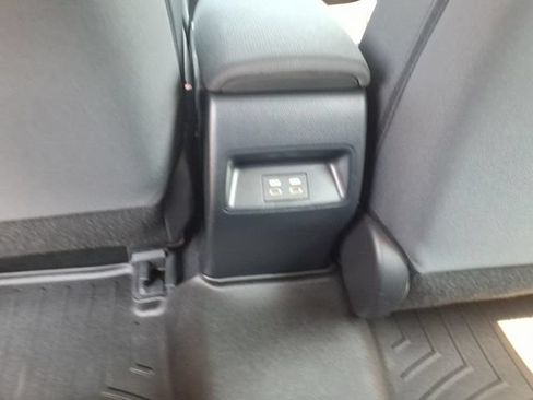 Used 2023 Toyota Corolla LE FWD image 8