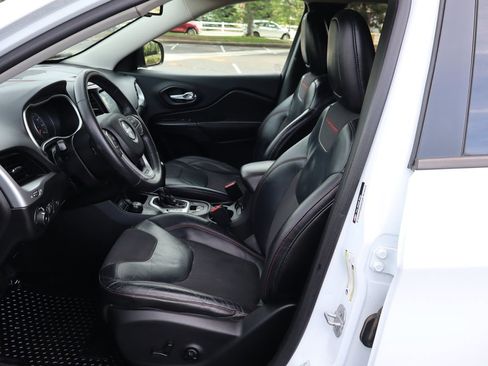 Used 2015 Jeep Cherokee Trailhawk w/ Comfort/Convenience Group AWD/4WD image 19