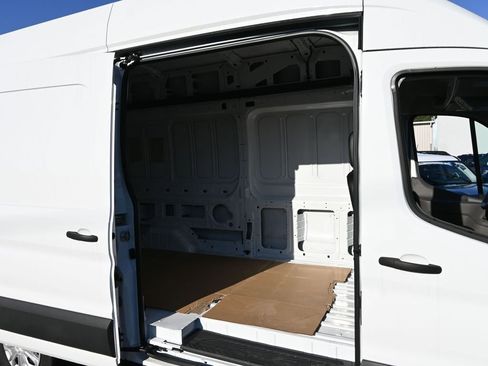 New 2023 Ford E-Transit 148 High Roof Extended image 22