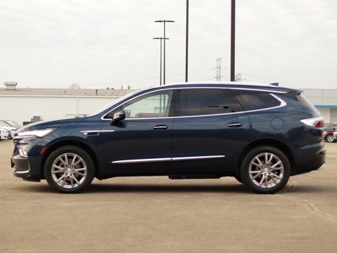 Used 2022 Buick Enclave Essence w/ Experience Buick Package image 4