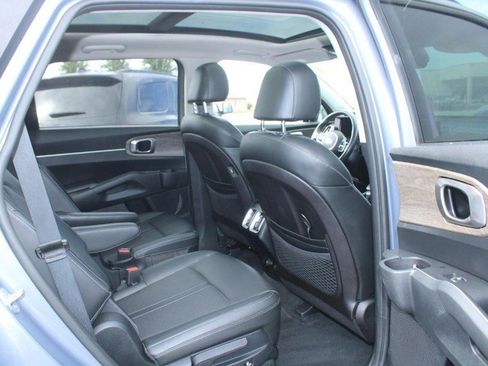 Used 2021 Kia Sorento EX w/ Panoramic Sunroof Package image 12