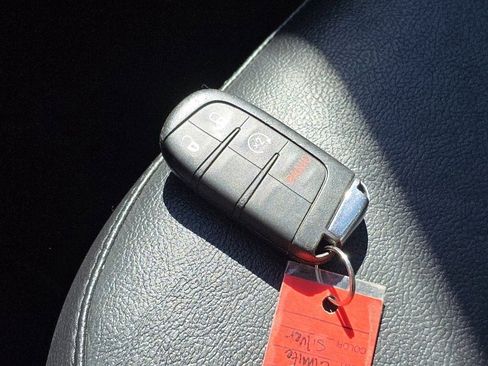 Used 2019 Jeep Compass Limited image 31