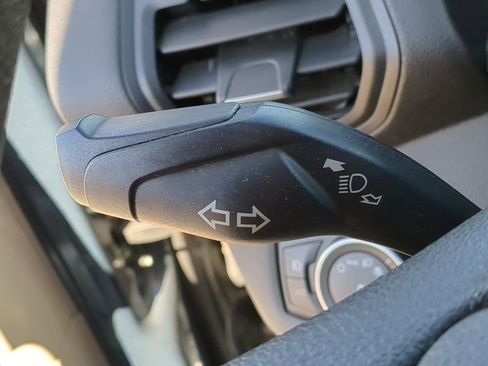 Used 2019 Ford Escape SE image 29