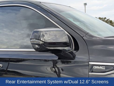 Used 2023 GMC Yukon Denali w/ Advanced Technology Package image 12