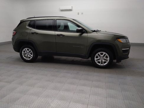 Used 2018 Jeep Compass Sport w/ Tech Group image 11