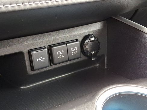 Certified 2021 Toyota Highlander XLE image 26