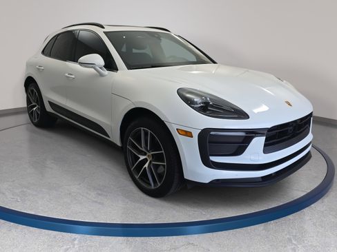 Used 2023 Porsche Macan Turbo AWD/4WD image 3