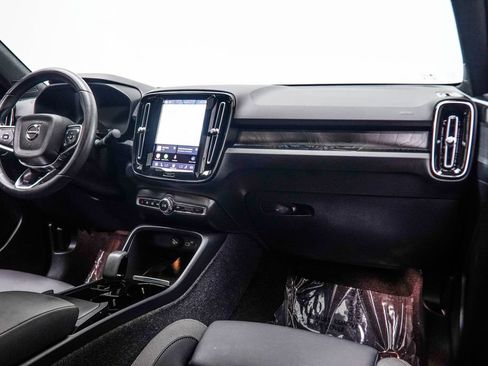 Used 2023 Volvo C40 Recharge Core AWD/4WD image 22