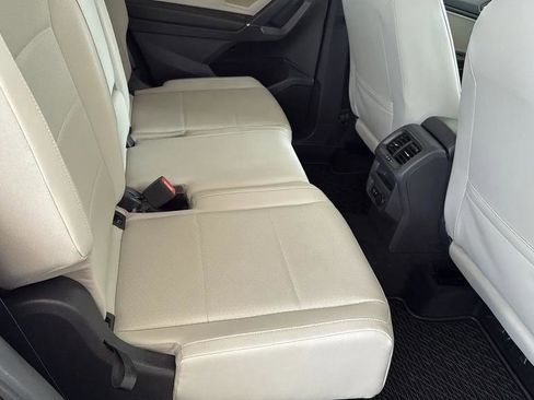 Used 2020 Volkswagen Tiguan SEL image 33