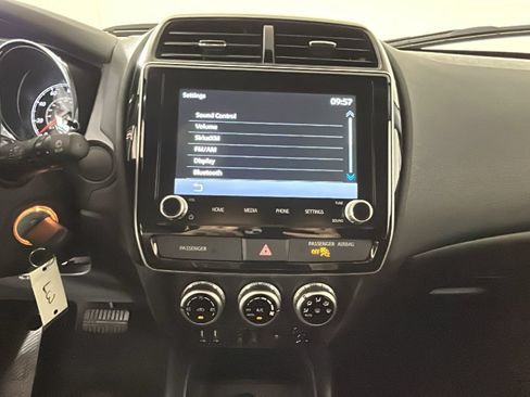 Used 2025 Mitsubishi Outlander Sport LE AWD/4WD image 25